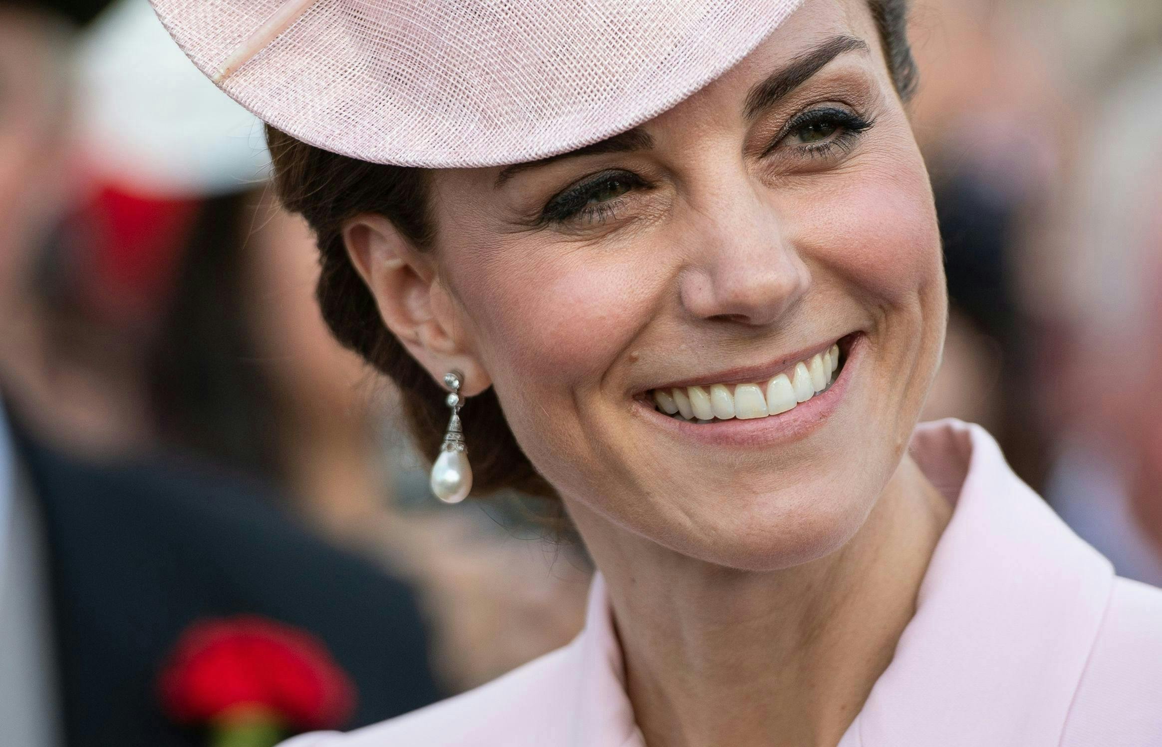 wparota royal royalty idsok london england clothing apparel hat person human face dimples