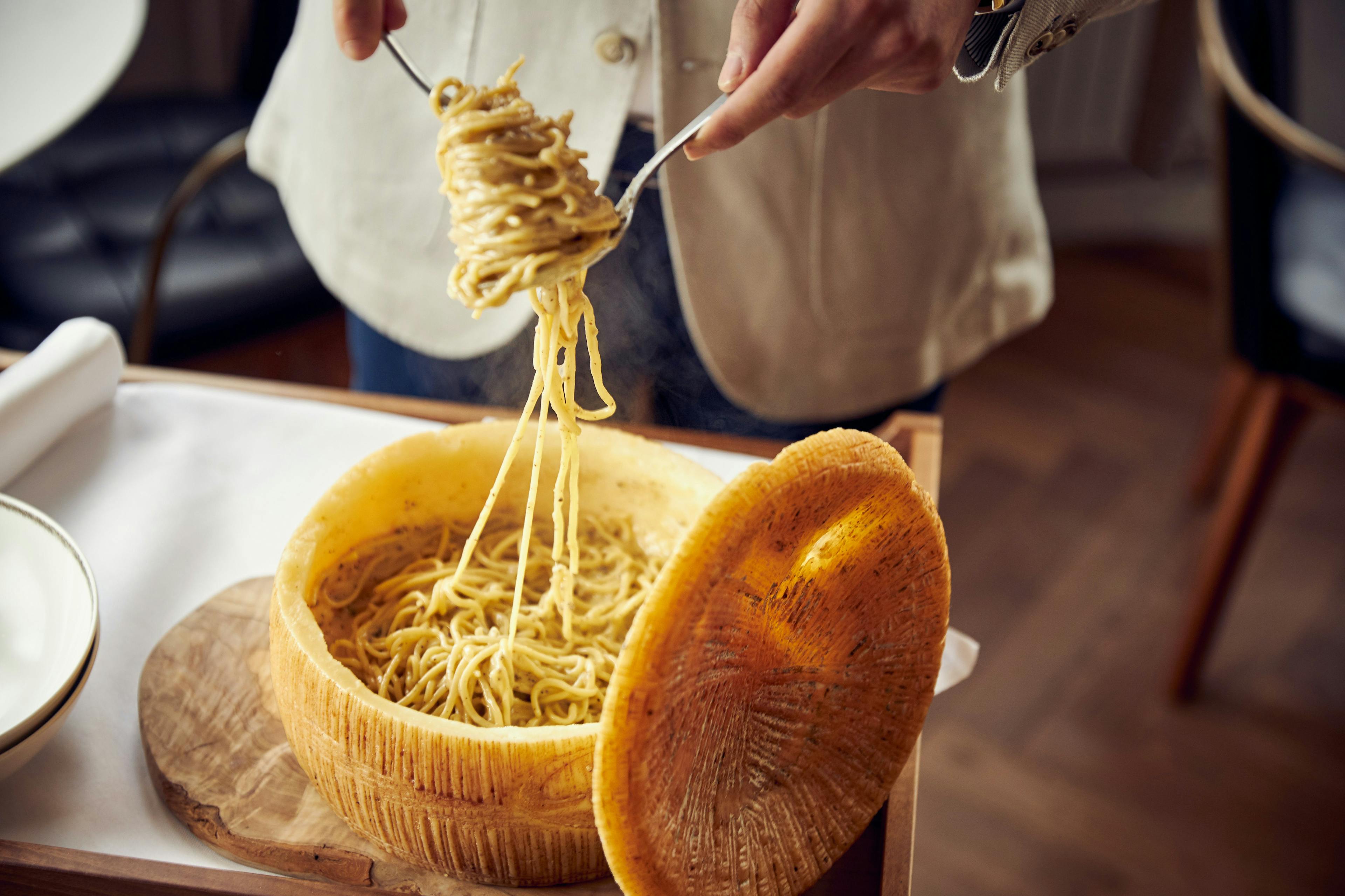 noodle pasta food spaghetti vermicelli person human